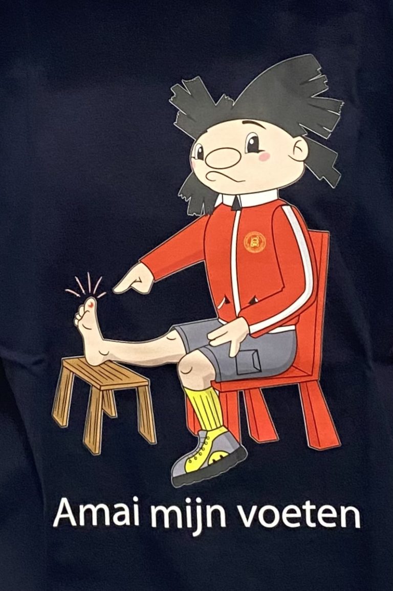 T-shirt Mascotte "Amai mijn voeten" - unisex